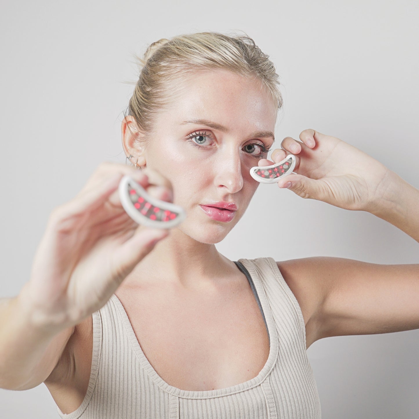 Oshuana™ Eye Bag Massager